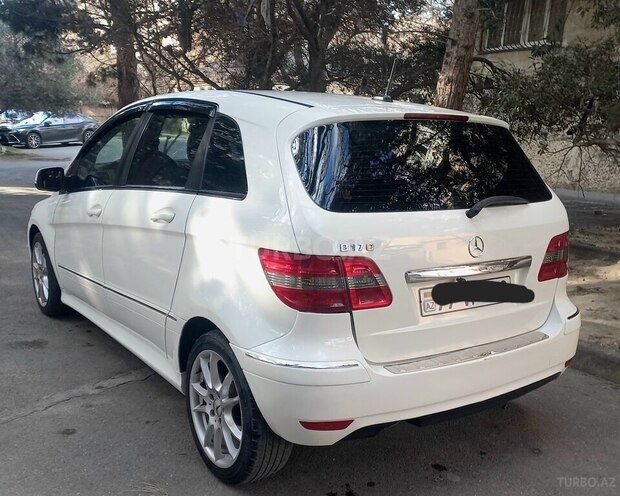 Mercedes B 170 2008, 140,000 km - 1.7 l - Bakı