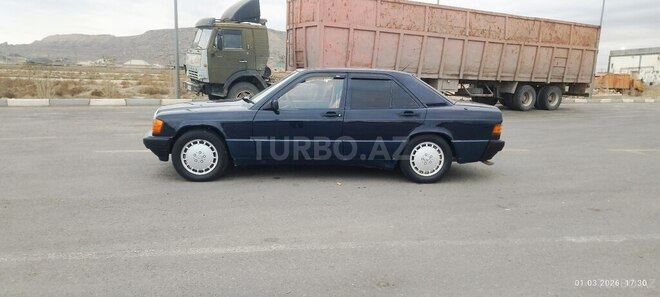 Mercedes 190 1990, 300,000 km - 2.0 л - Sabirabad