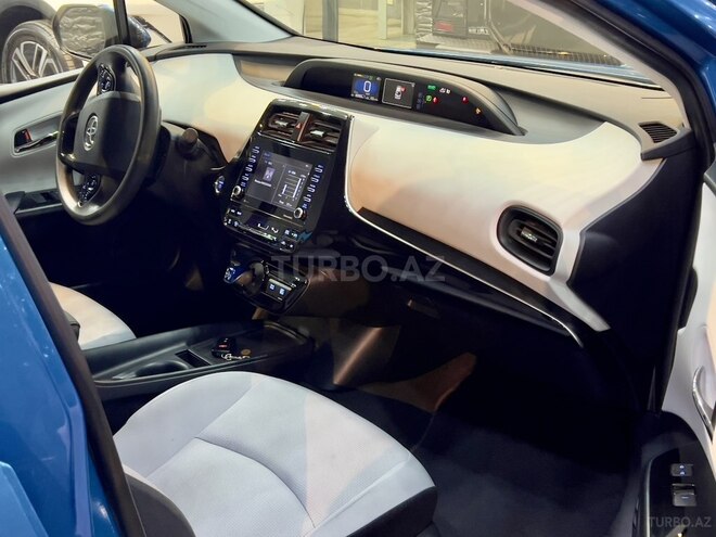 Toyota Prius-10
