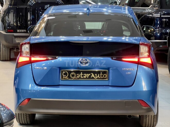 Toyota Prius-11