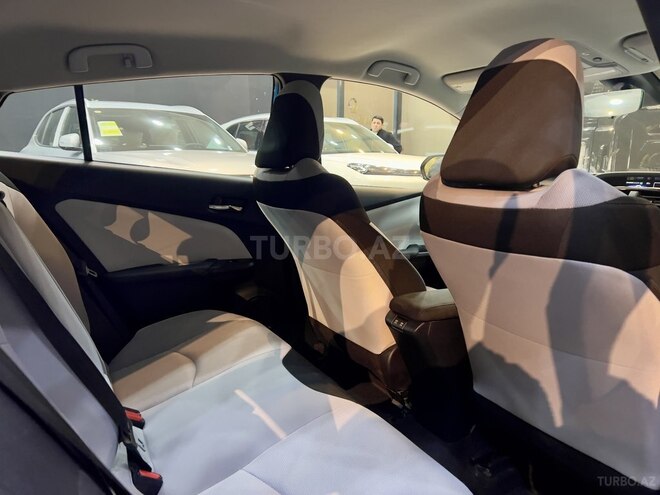 Toyota Prius-7