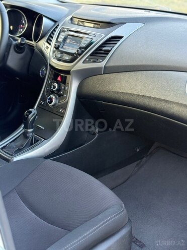 Hyundai Elantra 2015, 138,404 km - 1.8 л - Bakı