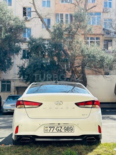 Hyundai Sonata-4