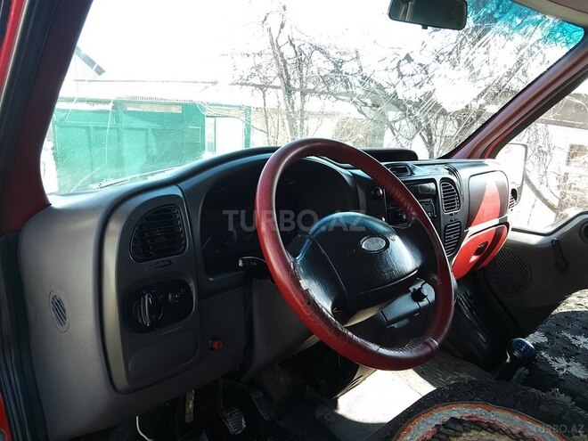 Ford Transit 2001, 450,000 km - 2.0 л - Qusar