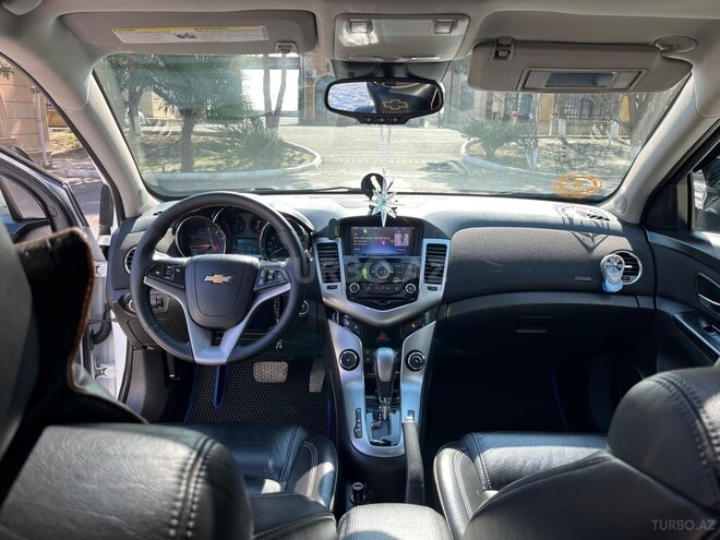 Chevrolet Cruze 2013, 178,032 km - 1.4 л - Ucar