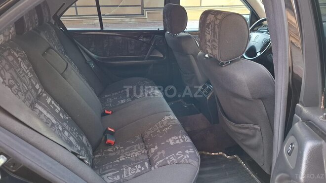 Mercedes E 240 1999, 278,000 km - 2.4 l - Bakı