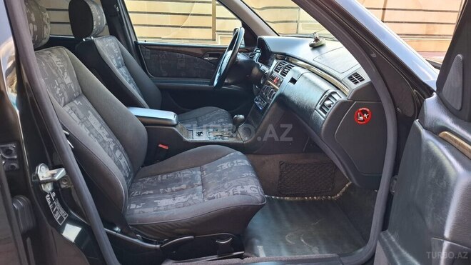 Mercedes E 240 1999, 278,000 km - 2.4 l - Bakı