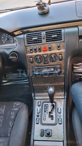 Mercedes E 240 1999, 278,000 km - 2.4 l - Bakı