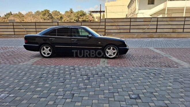 Mercedes E 240 1999, 278,000 km - 2.4 l - Bakı