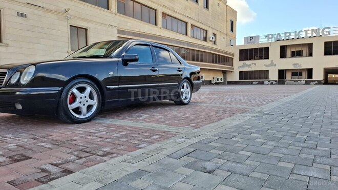 Mercedes E 240 1999, 278,000 km - 2.4 l - Bakı