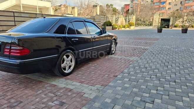 Mercedes E 240 1999, 278,000 km - 2.4 l - Bakı