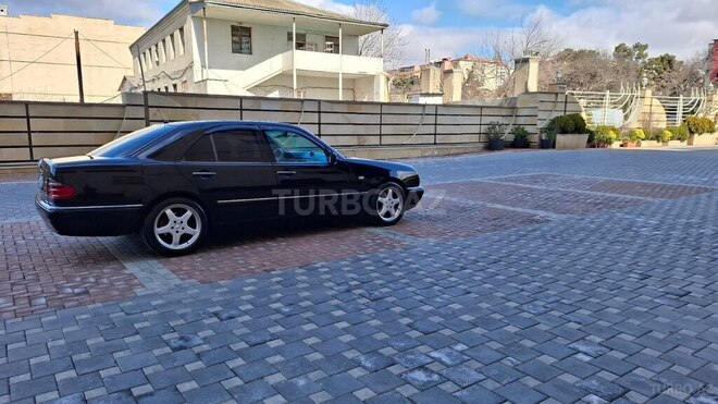 Mercedes E 240 1999, 278,000 km - 2.4 l - Bakı