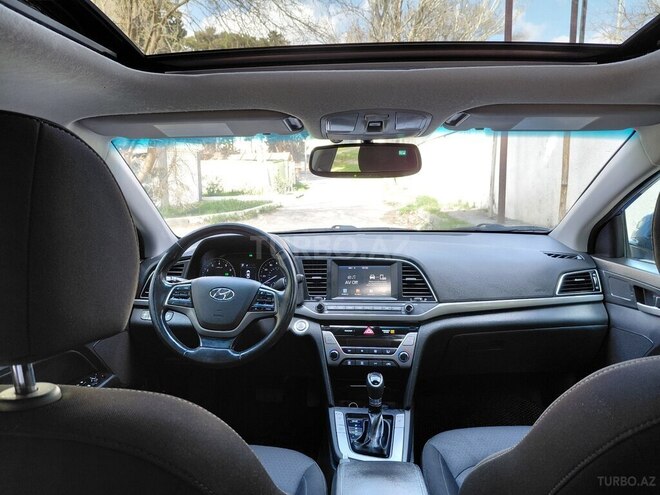 Hyundai Elantra 2017, 137,000 km - 2.0 l - Bakı