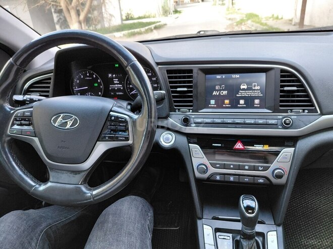 Hyundai Elantra 2017, 137,000 km - 2.0 l - Bakı