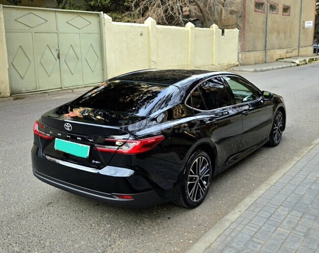 Toyota Camry-5