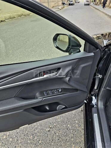 Toyota Camry-15