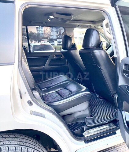 Toyota Land Cruiser-8