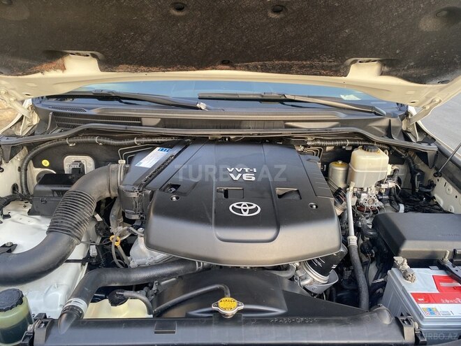 Toyota Land Cruiser-10