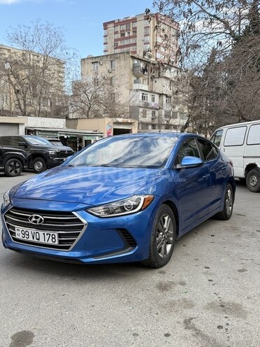 Hyundai Elantra 2018, 188,300 km - 2.0 l - Bakı