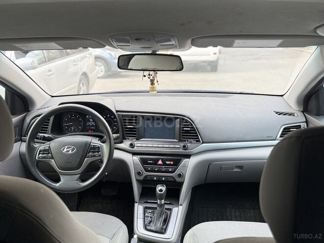 Hyundai Elantra 2018, 188,300 km - 2.0 l - Bakı