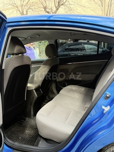 Hyundai Elantra 2018, 188,300 km - 2.0 l - Bakı