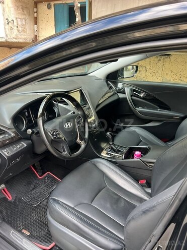 Hyundai Azera-12