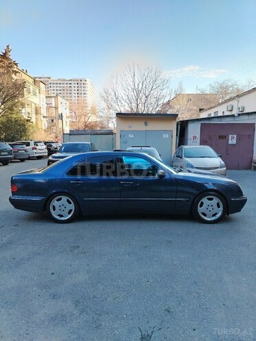 Mercedes E 240 1999, 331,446 km - 2.4 л - Bakı