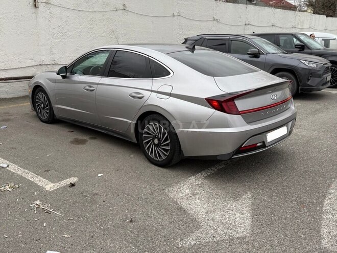 Hyundai Sonata-12