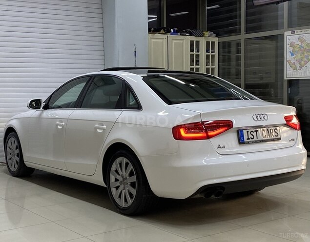 Audi A4-10