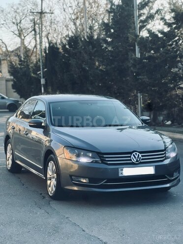 Volkswagen Passat (North America) 2015, 107,400 km - 1.8 l - Bakı