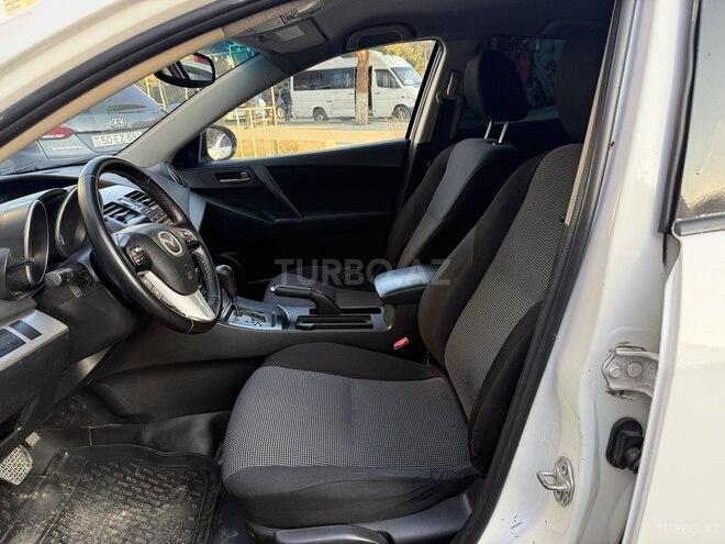 Mazda 3-8