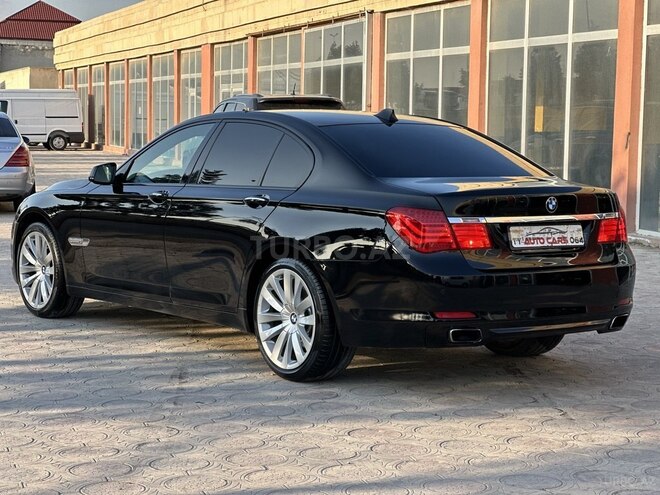 BMW 730-12