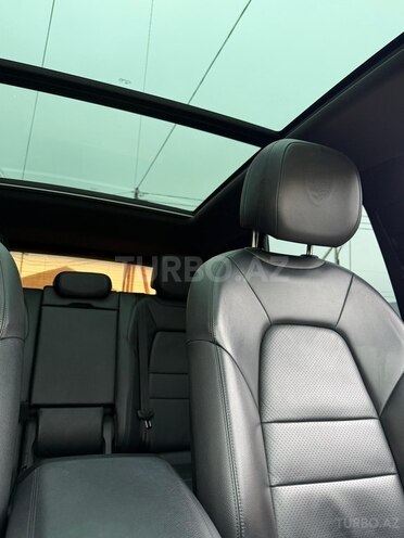 Porsche Cayenne-11