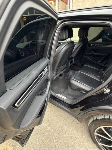 Porsche Cayenne-9