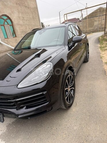 Porsche Cayenne-3