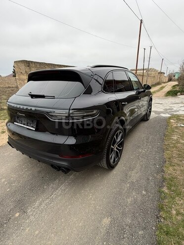 Porsche Cayenne-4