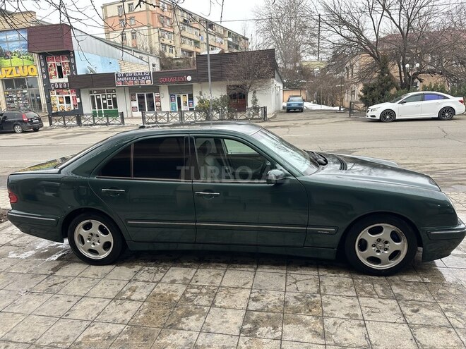 Mercedes E 280 1999, 450,000 km - 2.8 l - Qazax