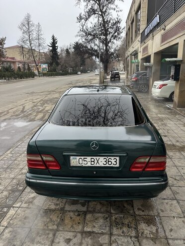Mercedes E 280 1999, 450,000 km - 2.8 l - Qazax
