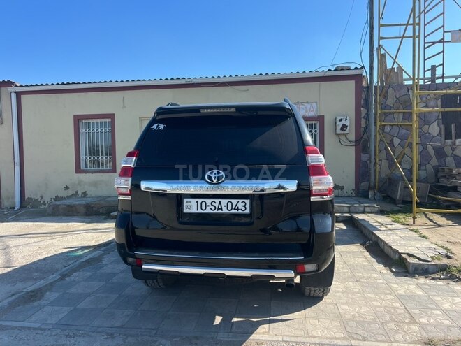 Toyota Land Cruiser Prado-5