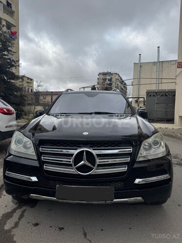 Mercedes GL 550 4MATIC-1