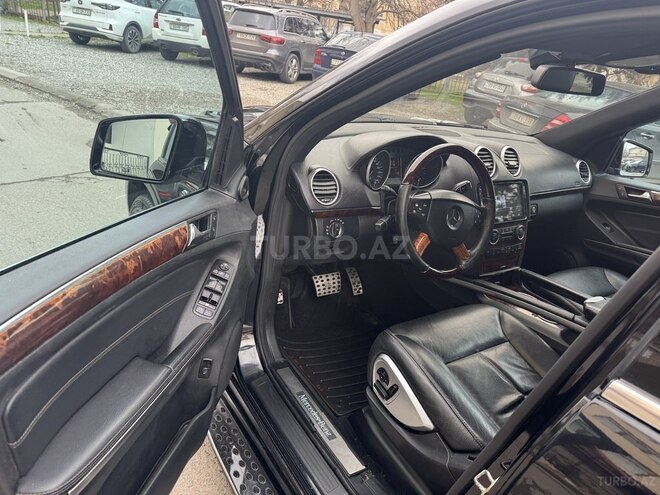 Mercedes GL 550 4MATIC-9