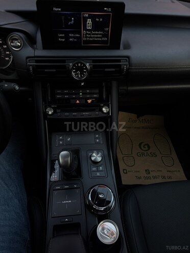 Lexus IS 300-14