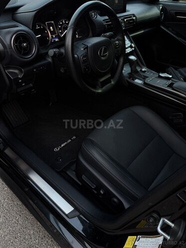 Lexus IS 300-20