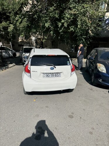 Toyota Aqua 2017, 155,000 km - 1.5 l - Bakı