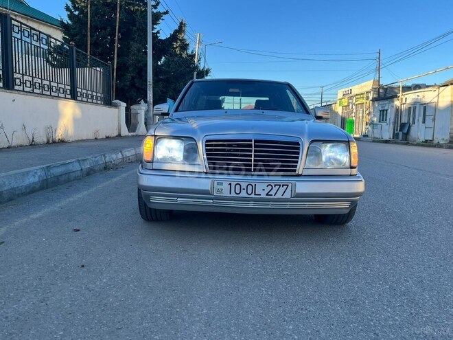 Mercedes 220 E 1992, 295,786 km - 2.2 л - Bakı