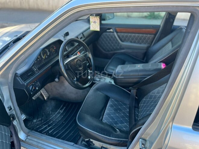 Mercedes 220 E 1992, 295,786 km - 2.2 л - Bakı
