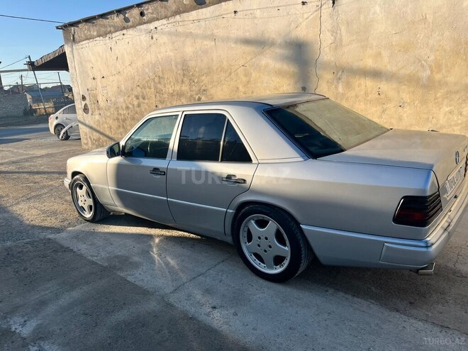 Mercedes 220 E 1992, 295,786 km - 2.2 л - Bakı