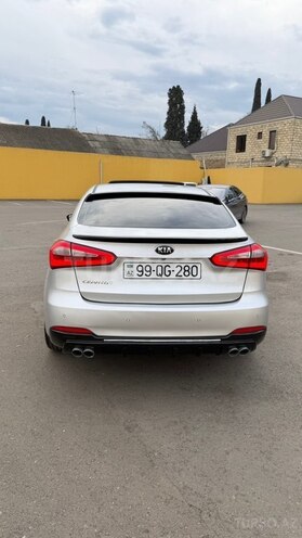 Kia Cerato-5
