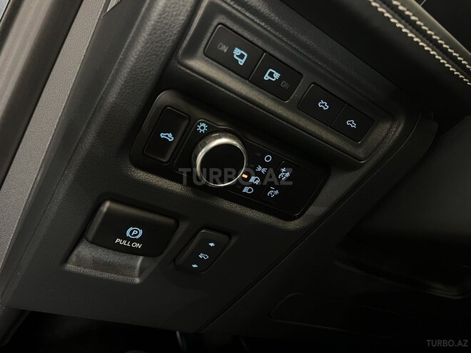 Ford F-150-15