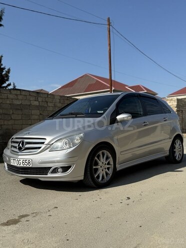 Mercedes B 200-4